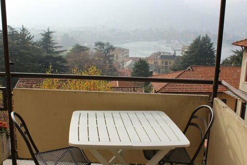 Comoholidays - Exclusive Apartment, Забронировать Апартаменты/квартира Отели Комо с парковкой, рядом с Исторический музей им. Дж. Гарибальди, Парковка