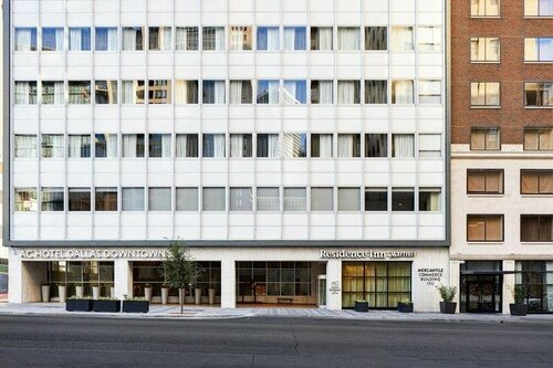 Residence Inn by Marriott Dallas Downtown, Забронировать Отель Отели Далласа с бассейном, рядом с Театр Маджестик, Бассейн