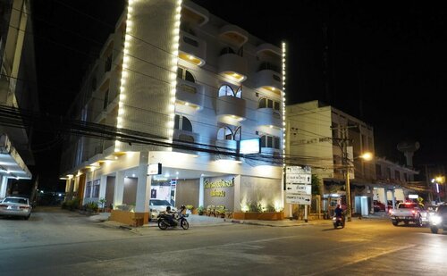 Royal Land Mae Klong Hotel, Rezervovat Hotel Hotely v Central Thailand s parkováním, Parkování