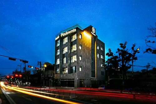Paulownia Hostel & Guest House, Забронировать Хостел Хостелы Йосу, рядом с Мемориальная башня «Чхунхонтоп», Хостел