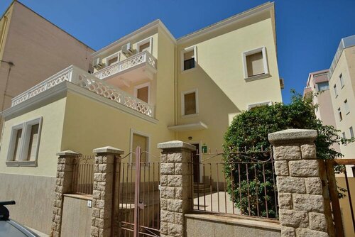 Liberty Guest House, Забронировать Гостевой дом Отели Альгеро с парковкой, рядом с St. Francis Church Alghero, Парковка