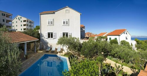 Villa Lukrecia - Stone Villa with Pool & Sea Views I Supetar, Brač, Забронировать Вилла Остров Брач Омиш