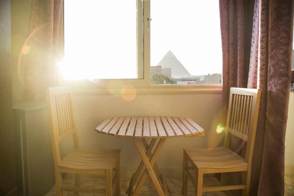 Cheops Pyramids Inn