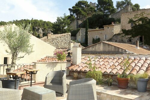 La Casa de Boulbon, Book Pension Hoteller i Rhône-Alps med parkering, Parkering