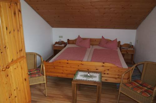 Haus Helga, Prenota Hotel Hotel a Tirolo con parcheggio, Parcheggio