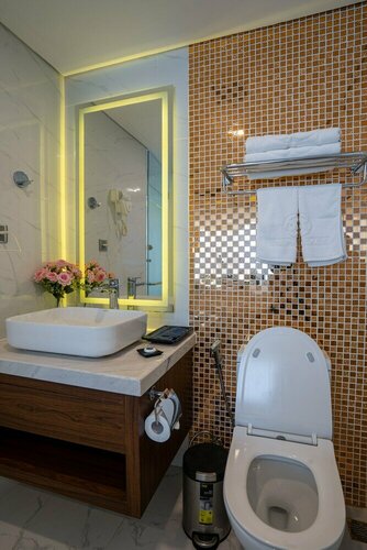 CN Palace Boutique Hotel & Spa, Забронировать Курортный отель Курортные отели Дананга муниципалитета, рядом с Мост влюбленных в Дананге, Курортный отель