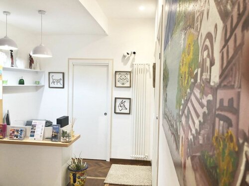 Hall inn B&B in Naples, Забронировать Отель «постель и завтрак» Моло Беверелло Неаполь, рядом с Bourbon Tunnel