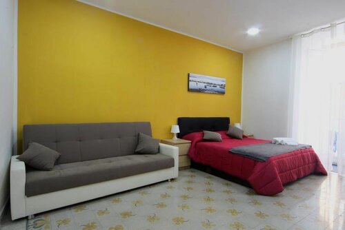 Cavour Rooms, Забронировать Отель Неаполь Кампания, рядом с Площадь Пьяцца-Беллини