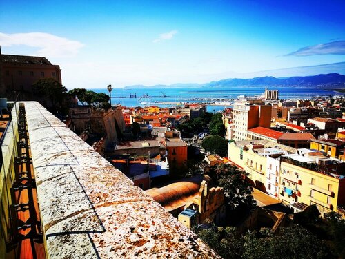 Il Giardino di Anna - Charming rooms in Cagliari, Забронировать Отель «постель и завтрак» Отели Кальяри с парковкой, Парковка