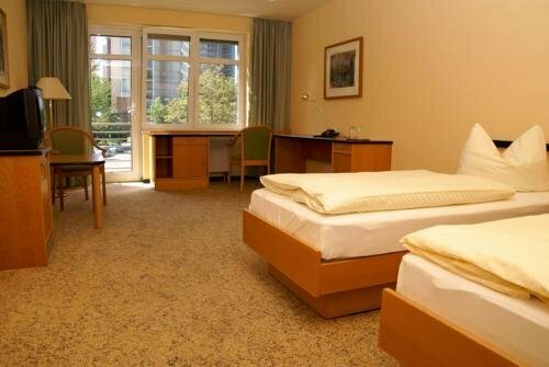 Hotel Am Weberplatz, Забронировать Отель Плауэн Дрезден