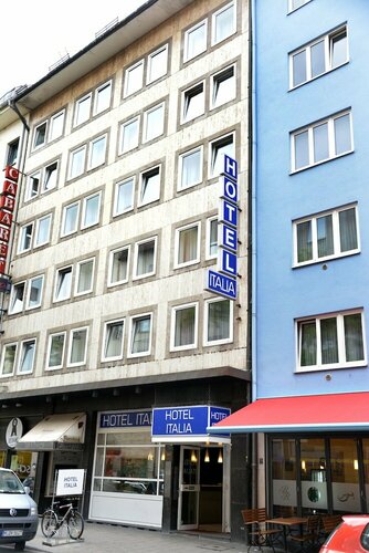 Hotel Italia, Забронировать Отель Отели Мюнхена с парковкой, рядом с Löwenbräukeller, Парковка