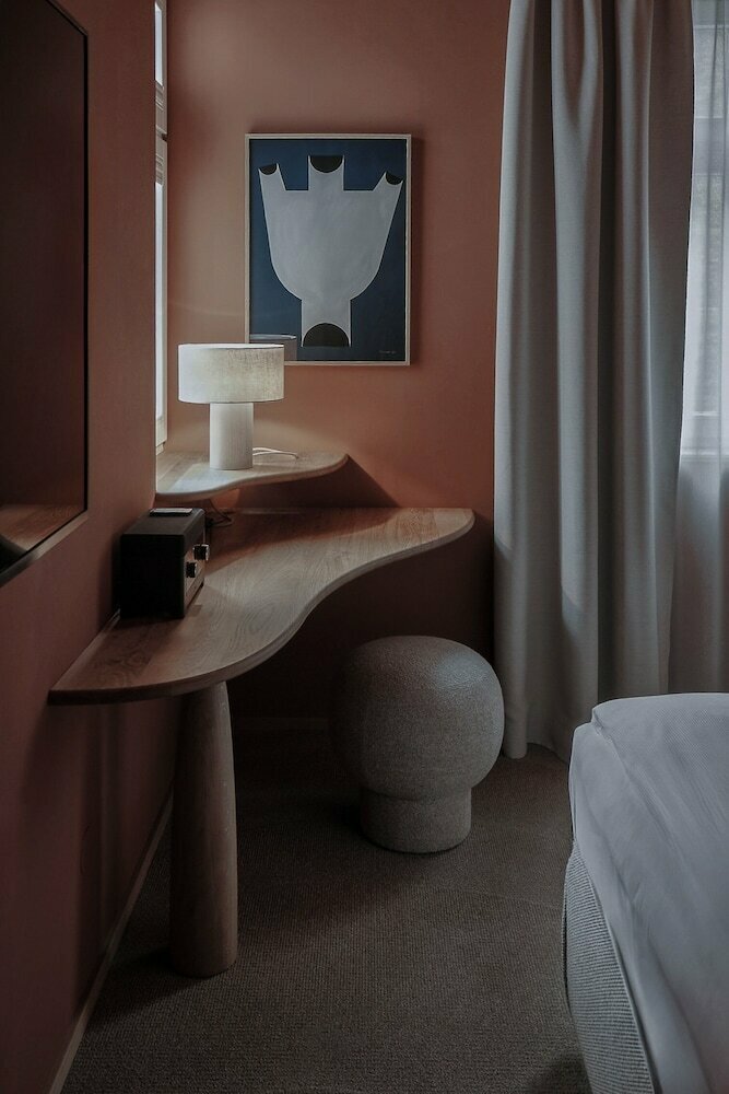 ADELANTE Boutique Hotel