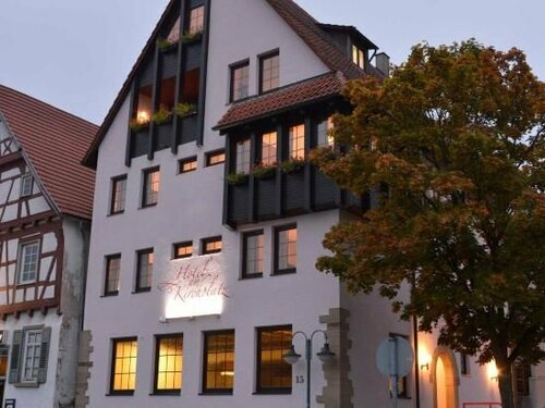 Hotel am Kirchplatz, Забронировать Отель Заксенхайм Баден-Вюртемберг