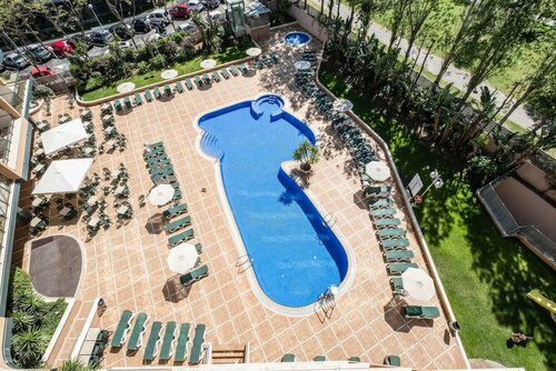 Hotel California Palace, Забронировать Отель Салоу Tarragonès, рядом с Мореходный клуб города Салоу