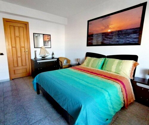 B&B mediterraneo kr, Забронировать Отель «постель и завтрак» Отели в центре Кротоне, в центре, Завтраки, Парковка