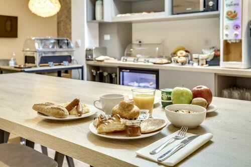 Hotel Courseine, Забронировать Отель Курбевуа Дефанс