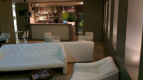 Yes Hôtel, Book Hotel Hoteller i Rhône-Alps med pool, Swimmingpool