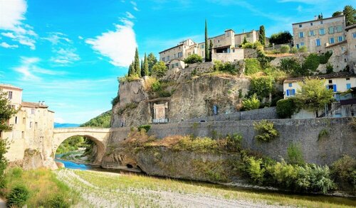 Les Village Vacances - Village Léo Lagrange Vaison-la-Romaine, Book Hotel Hoteller i Rhône-Alps med parkering, Parkering