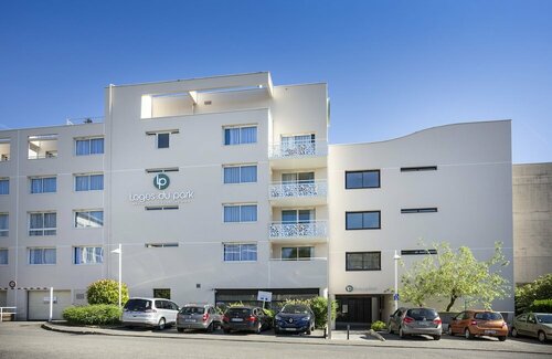 Les Loges Du Park, Book Hotel Hoteller i Rhône-Alps med parkering, Parkering