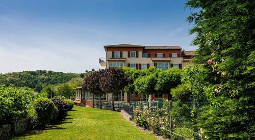 Le Beau Rivage, Book Hotel Hoteller i Rhône-Alps med parkering, Parkering