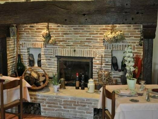 Logis Hôtel Auberge de lIle