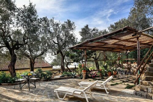 Tulipano - A Charming and Peaceful Hillside Villa With Lovely Views, Забронировать Вилла Виллы Побережья Сорренто, Вилла