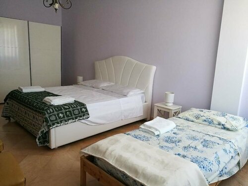 B&B Domus Lupiae, Забронировать Отель «постель и завтрак» Отели Лечче с парковкой, рядом с Римский амфитеатр, Парковка