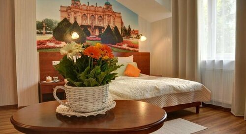 Hotel Leopolis, Забронировать Отель Отели в центре Броновице, в центре, Завтраки