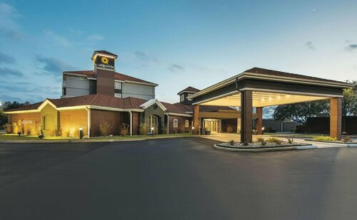 La Quinta Inn & Suites by Wyndham Shreveport Airport, Забронировать Отель Шривпорт Луизиана