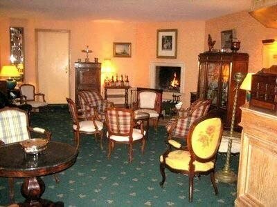 Le Logis De Brionne, Забронировать Отель Отели Eure с парковкой, Парковка