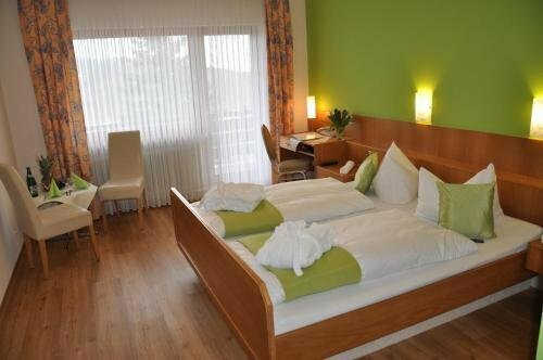 Hotel-Restaurant Sonnenhof, Забронировать Отель Файтсродт Хунсрюк