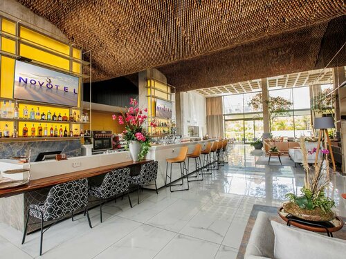 Novotel Santa Cruz De La Sierra, Забронировать Отель Санта-Крус-де-ла-Сьерра департамент Санта-Крус