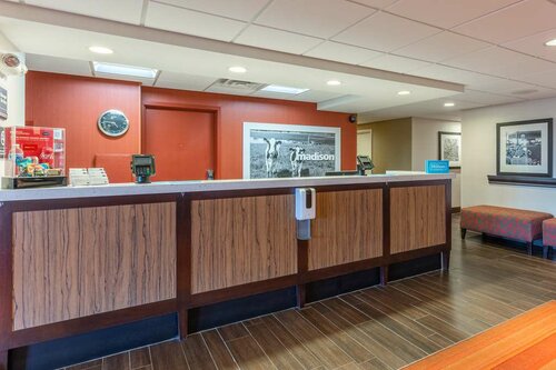 Hampton Inn Madison East Towne Mall Area, Rezervovat Hotel Madison hotely s parkováním, Parkování