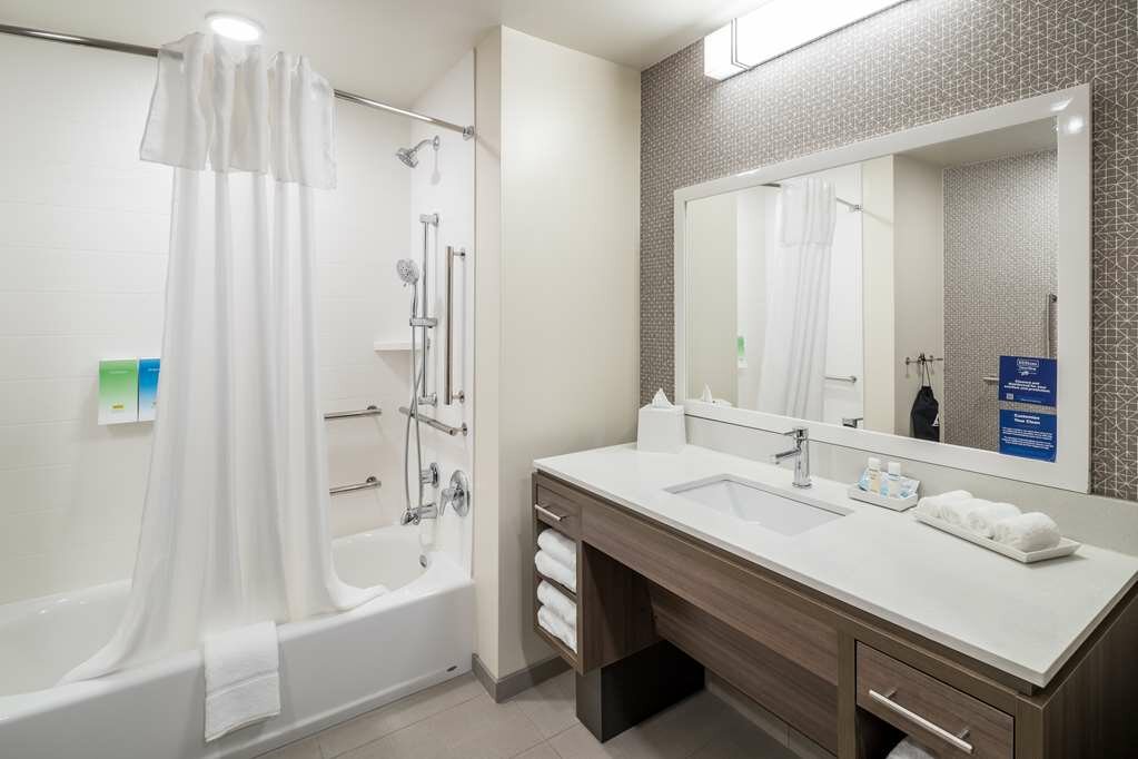 Home2 Suites by Hilton Cape Canaveral Cruise Port