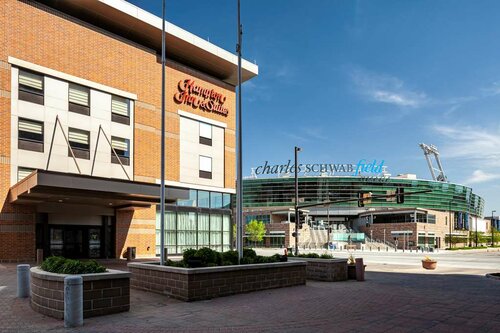 Hilton Omaha, Book Hotel Nebraska SPA hoteller, SPA