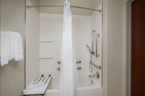 Holiday Inn Express Independence - Kansas City by IHG, Забронировать Отель Отели Индепенденс с завтраком, рядом с Каток медицинского центра Centerpoint, Завтраки