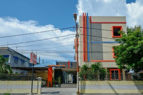 Penginapan Amanda by RedDoorz, Rezervați Hotel Hoteluri în Sulawesi cu parcare, Parcare