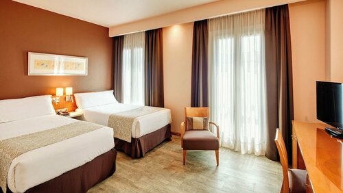 Tryp Madrid Alcalá 611 Hotel, Rezervați Hotel San Blas Coslada