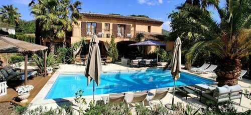 Maison Prestige Saint Tropez by Roberto Geissini, Забронировать Гостевой дом Отели в центре Гримо, в центре
