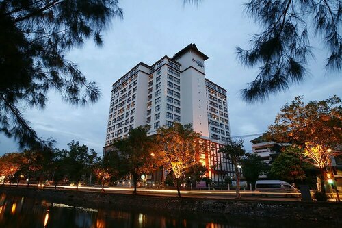 Amora Thapae Hotel Chiang Mai, Забронировать Отель Отели провинции Чианг Мая с парковкой, Парковка