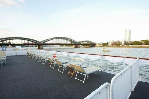FairCruise Deluxe Hotelship Cologne, Забронировать Отель Отели в центре Кельна с завтраком, отели в центре Кельна с завтраком