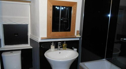 Brookhouse Guest House, Book Pension Hoteller i Yorkshire Moors med parkering, Parkering