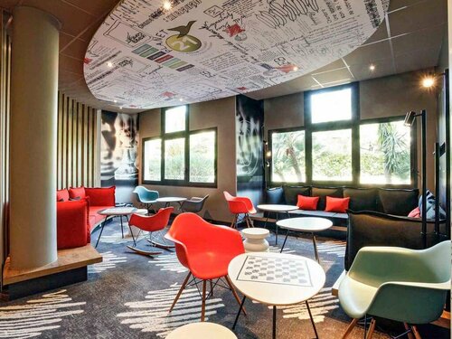 ibis Hyeres Centre, Забронировать Отель Отели Йера с бассейном, Бассейн