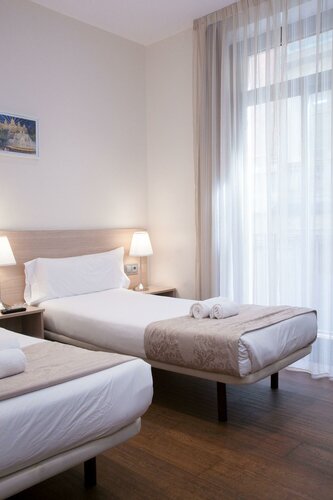 Hostal Excellence, Забронировать Отель Старый город Барселона, рядом с Музей современного искусства Барселоны