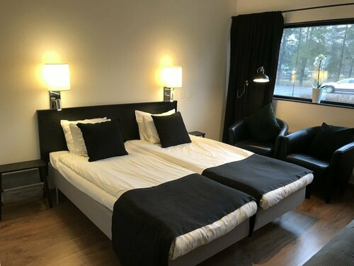 Hotel Småland, Забронировать Отель Скиллингарюд Йёнчёпинг