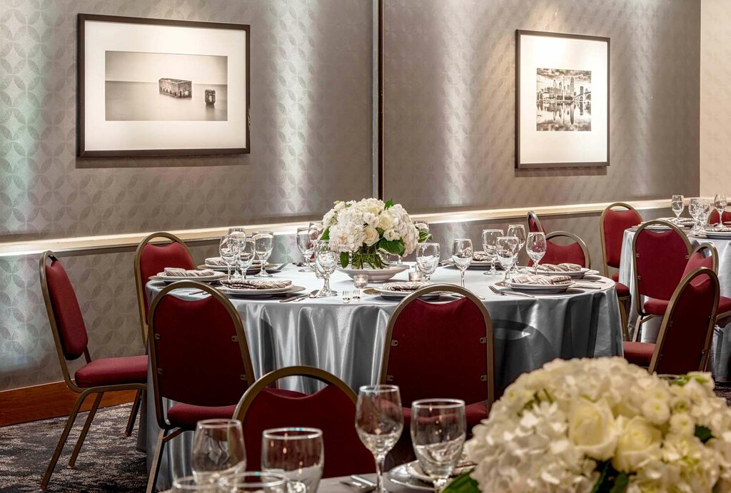 DoubleTree Suites by Hilton Minneapolis