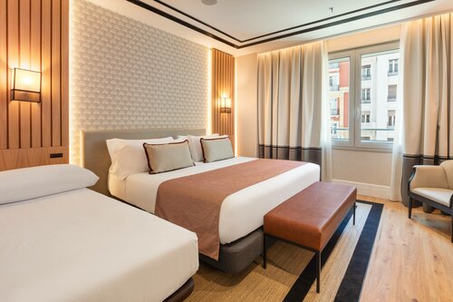 Catalonia Plaza España Hotel & Spa, Забронировать Курортный отель Отели Мадрида с бассейном, рядом с Кава-Баха, Бассейн