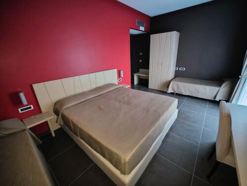 Rolling Hotel, Забронировать Отель Отели Казория 4 звезды, 4*