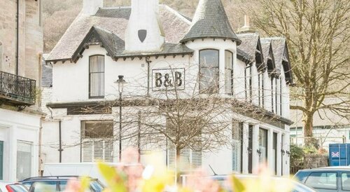 Merryburn, Book Hotel  