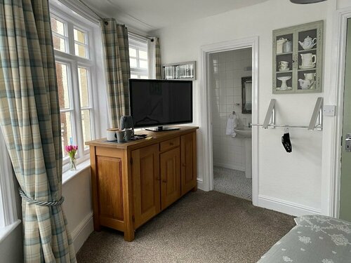 King William IV, Book Pension Totnes Devon